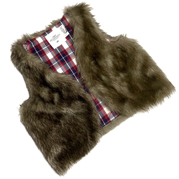 GAP Faux fur Vest - Picture 7 of 7